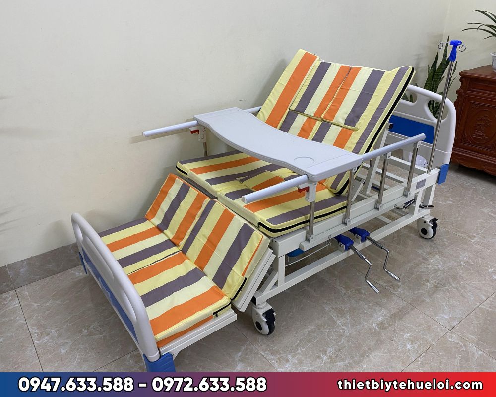 Giường bệnh đa năng cao cấp 4 tay quay A01-III